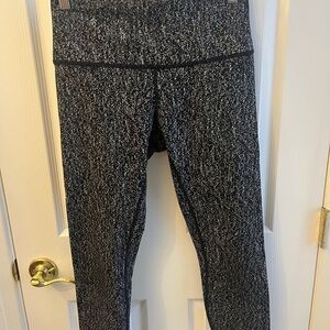 Lululemon black and White Patterned Leggings